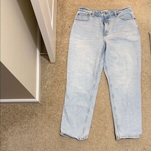 Abercrombie 90s straight ultra high rise light jeans 32S